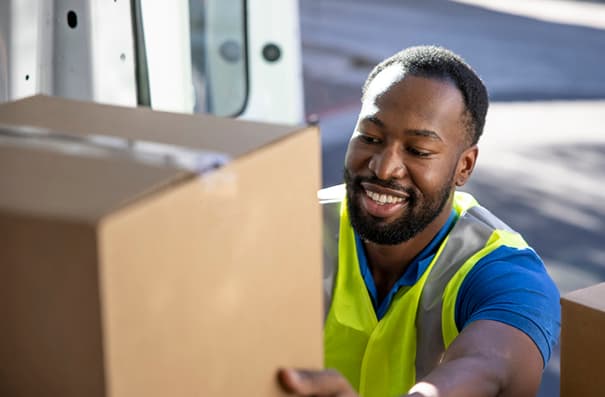 Real-time package tracking on Jet Delivery's platform